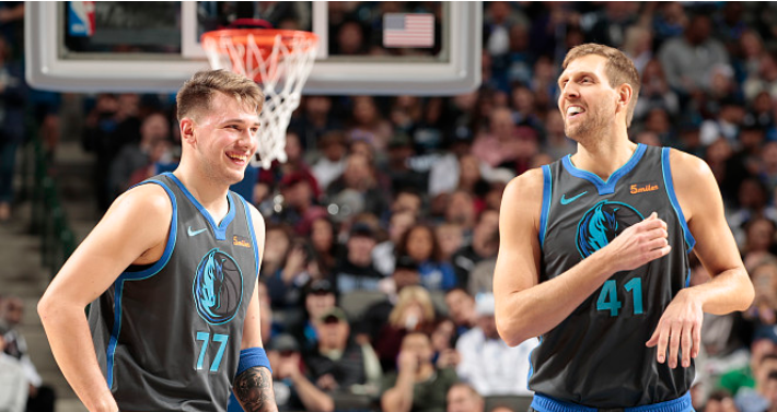 多特蒙德训练开放日，窗口期造点机会引欢呼，德甲在即，身体对抗强度拉满的简单介绍